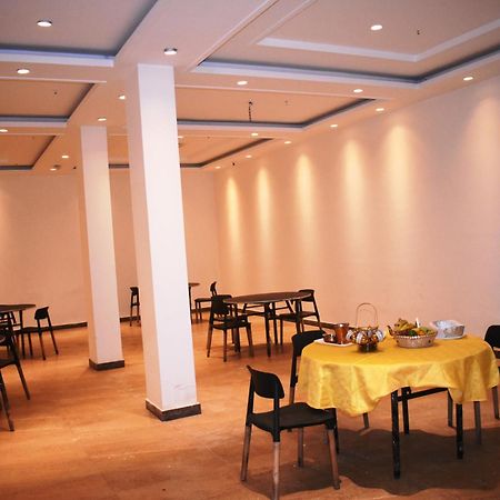 Lemonwood Suites By F9 Hotels - Trivoli Garden Chhatarpur Nové Dillí Exteriér fotografie