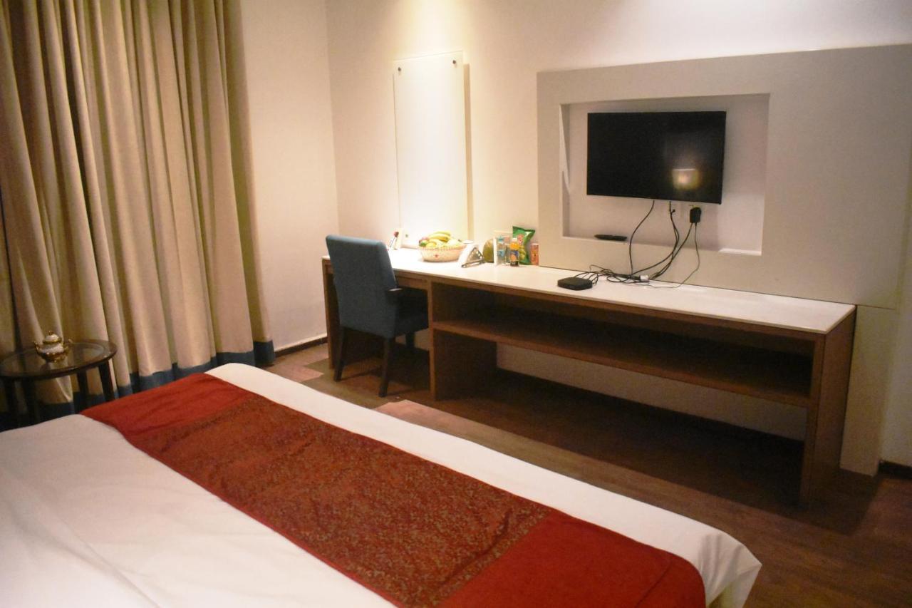 Lemonwood Suites By F9 Hotels - Trivoli Garden Chhatarpur Nové Dillí Exteriér fotografie