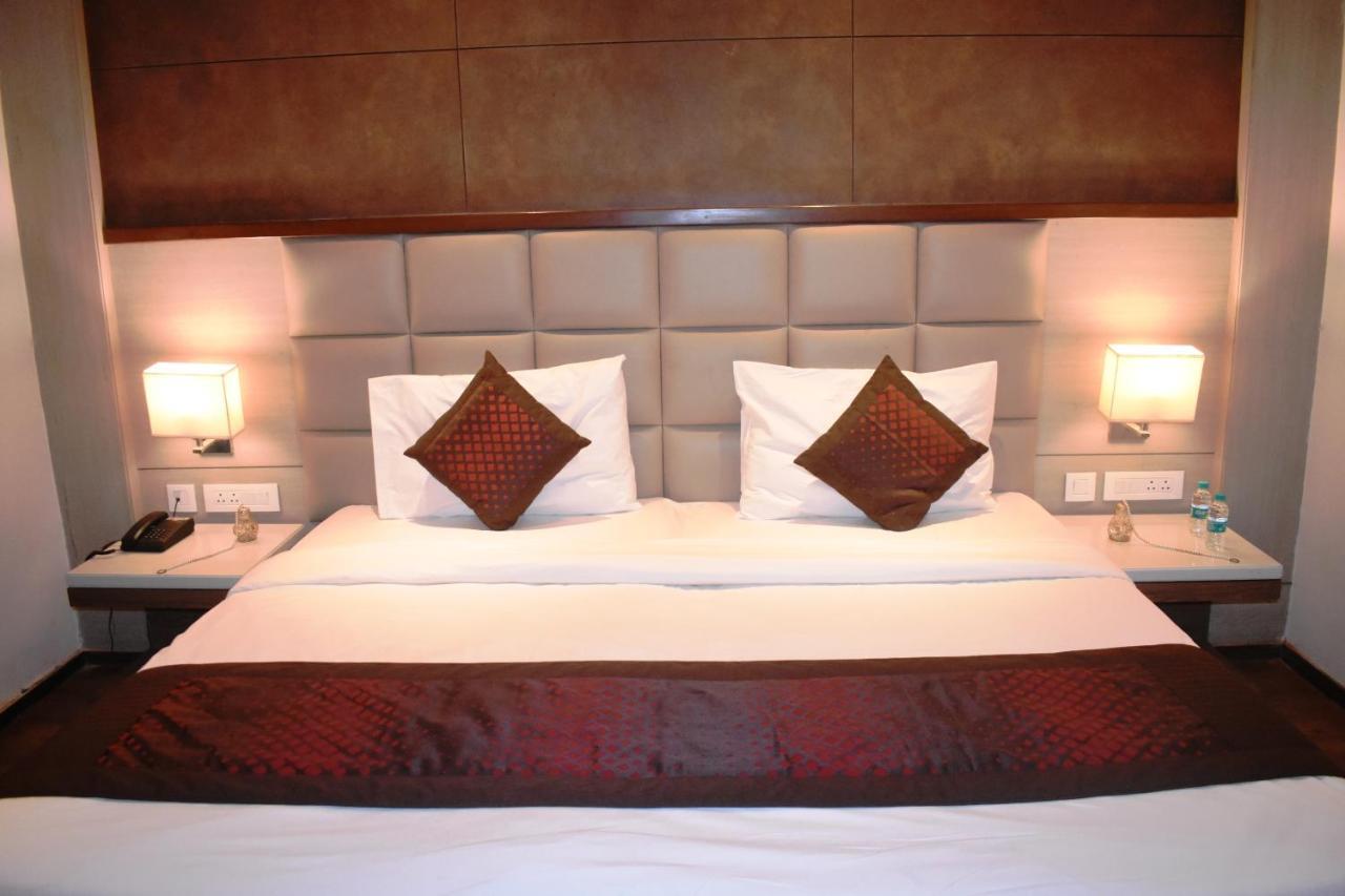 Lemonwood Suites By F9 Hotels - Trivoli Garden Chhatarpur Nové Dillí Exteriér fotografie