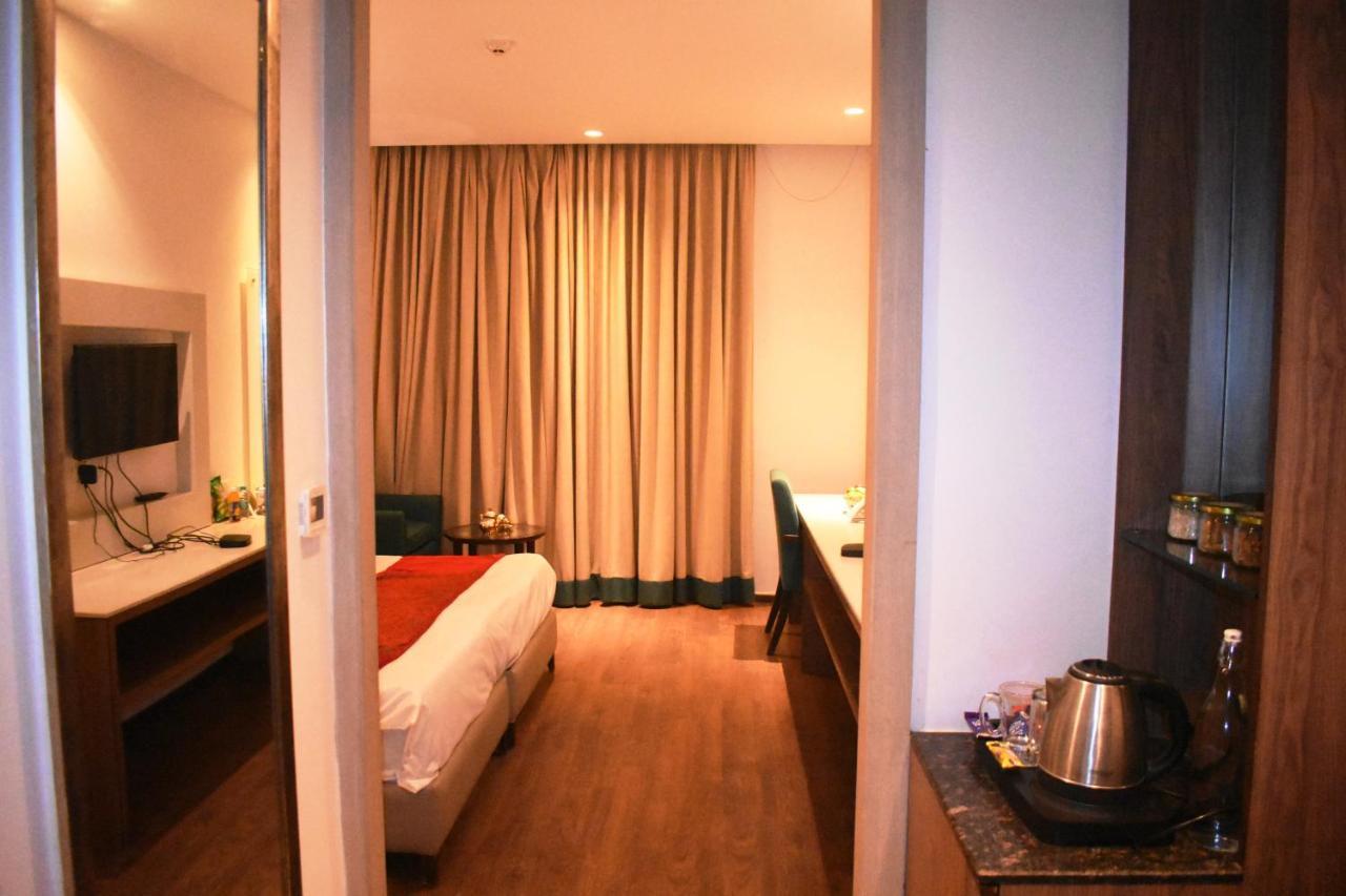 Lemonwood Suites By F9 Hotels - Trivoli Garden Chhatarpur Nové Dillí Exteriér fotografie