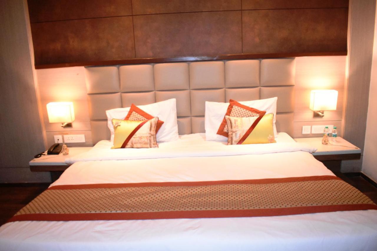 Lemonwood Suites By F9 Hotels - Trivoli Garden Chhatarpur Nové Dillí Exteriér fotografie