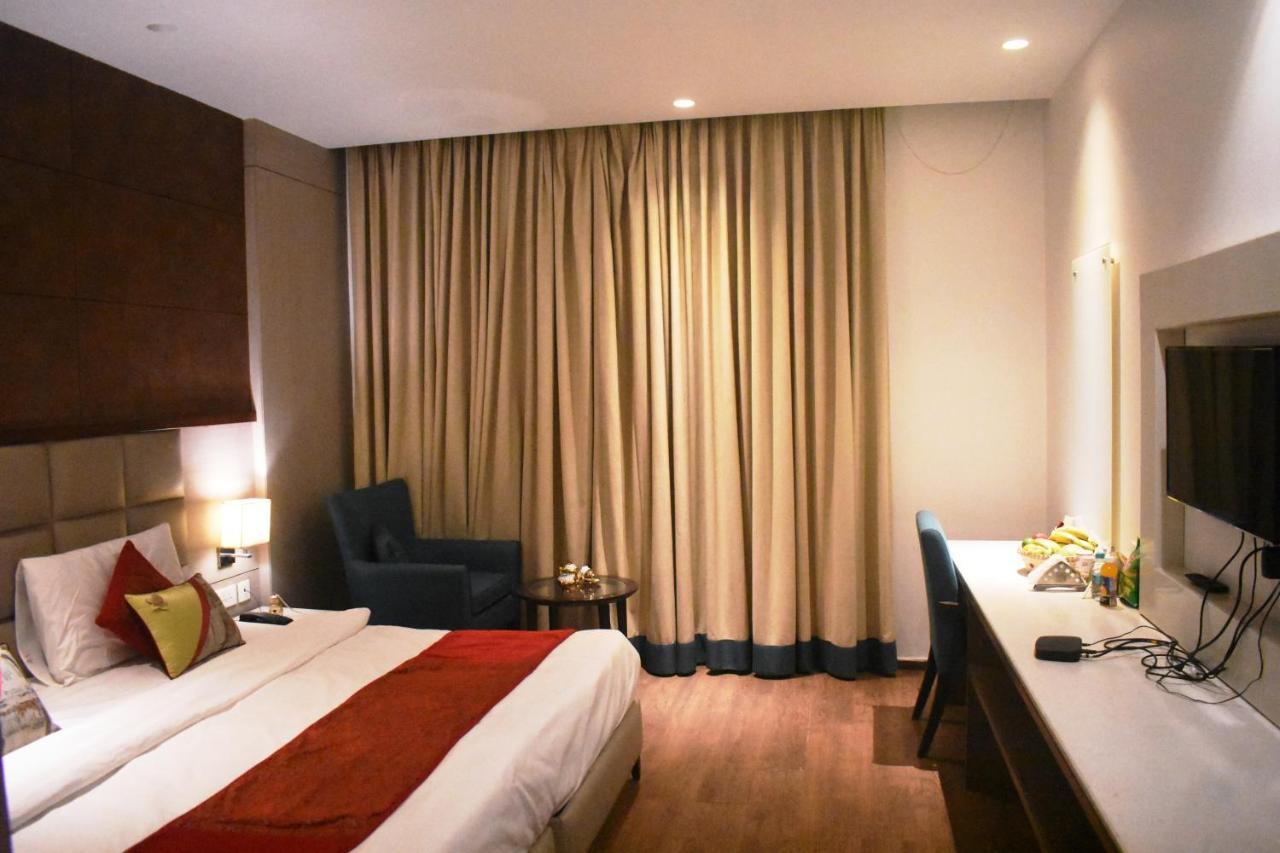 Lemonwood Suites By F9 Hotels - Trivoli Garden Chhatarpur Nové Dillí Exteriér fotografie